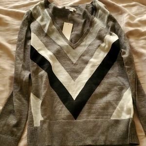 New York and Company sweater Medium